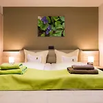 מלון Kraeuterhotel Garni Zur Klostergrotte