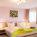 Kraeuterhotel Garni Zur Klostergrotte מלון Nohra (Weimar)