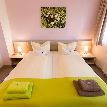 Kraeuterhotel Garni Zur Klostergrotte Nohra (Weimar)